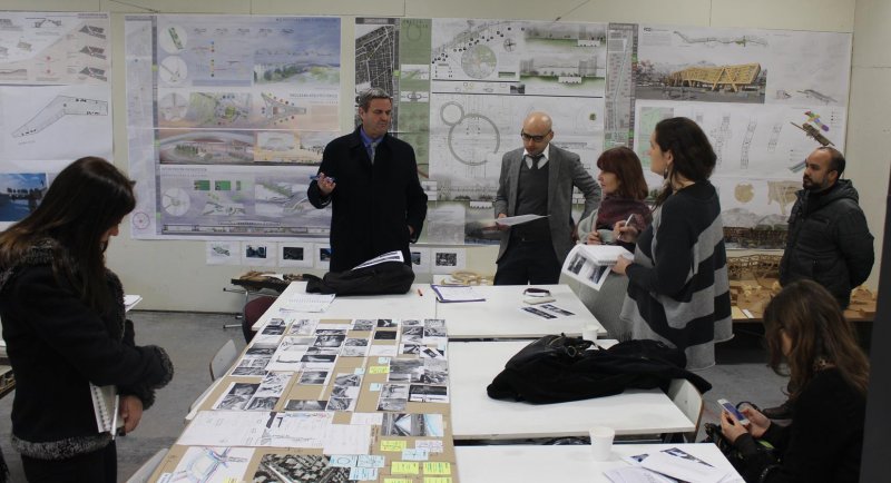 Talleres FAUP presentaron proyectos a representantes de la Municipalidad de Ñuñoa