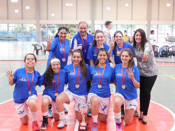 Selecciones UCEN se suben al podio