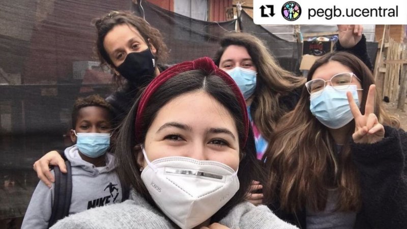 Estudiantes de Pedagogía en Educación General Básica, refuerzan el interés por aprender a niños y niñas en situación de vulnerabilidad