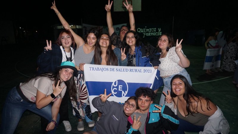 Estudiantes participan en trabajos de salud rural