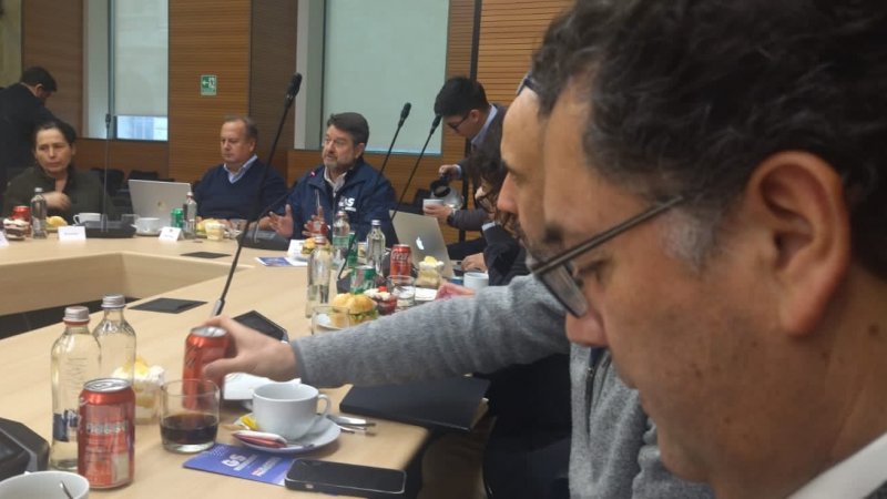 Decano Millán asiste a reunión para abordar proyectos con financiamiento del Gobierno de Santiago, junto al Gobernador Claudio Orrego