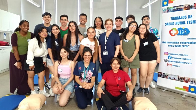 Voluntarios de Trabajo de Salud Rural son capacitados por el Centro AHA de la U. Central