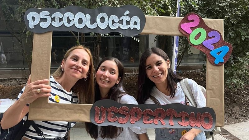 Actividad estudiantil da inicio a nuevo año académico de Psicología Vespertino