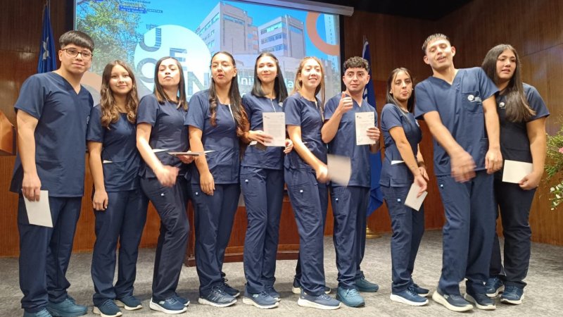 Ceremonia de investidura de futuras y futuros enfermeros de la U. Central