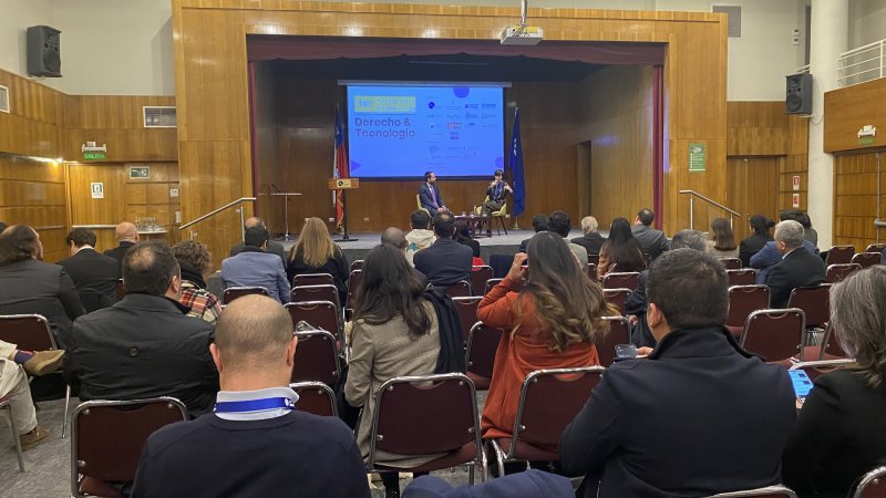 Más de 100 expositores se reunieron en el I Congreso Chileno de Derecho y Tecnología