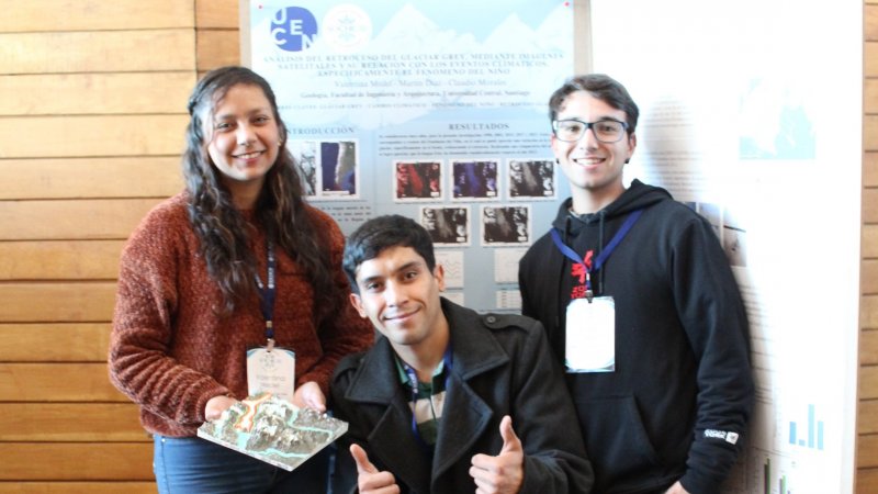 Estudiantes y profesora Valentina Medel, de Geología, participan del VI Congreso SOCHICRI