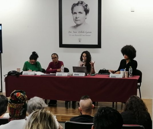 Investigadora expone en Coloquio 