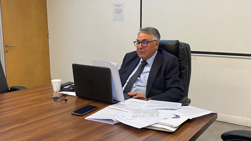 Edgardo Riveros dictó clase magistral sobre crisis en medio oriente