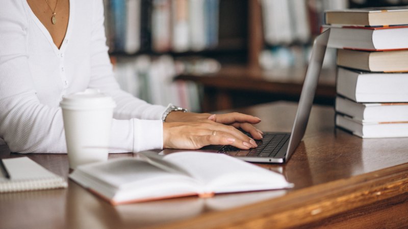 Llamado a jóvenes investigadores/as: abstracts «Inteligencia artificial, protección de datos y ciberseguridad: Nuevos enfoques regulatorios»