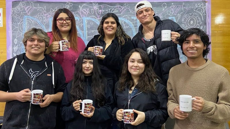 Mesa directiva del Centro de Estudiantes CIPOL-APU recibe reconocimiento