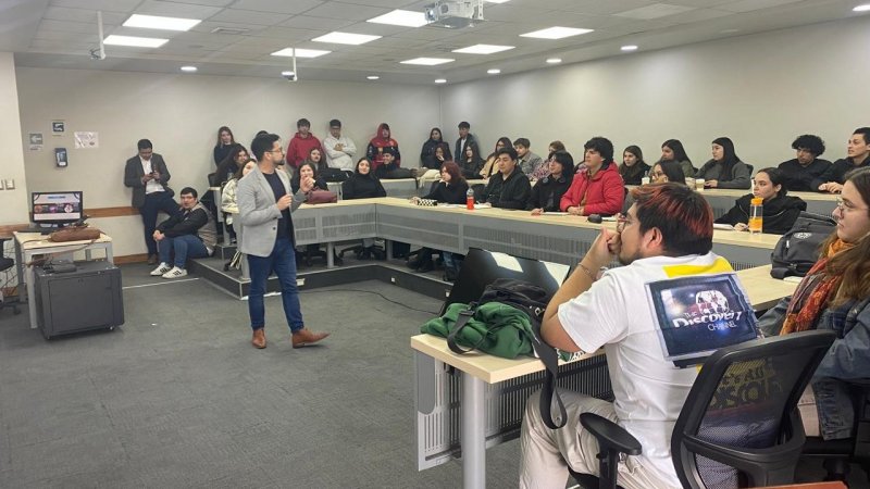 Estudiantes de Administración Pública asistieron a charla sobre la importancia de la transparencia en la gestión pública