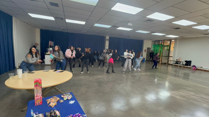 Estudiantes de Educación Parvularia reactivan la vida estudiantil con una jornada recreativa