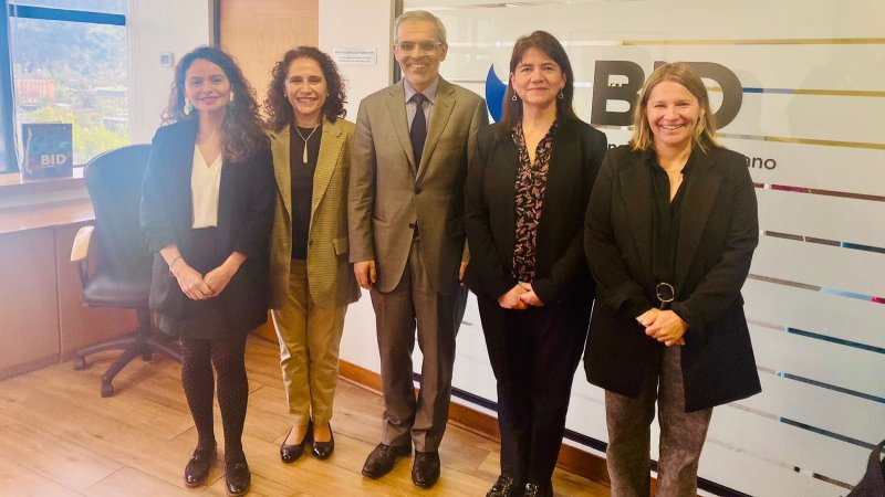 Profesora Paula Medina participó en sesión de trabajo sobre Modelo de Reinserción Social Penitenciario