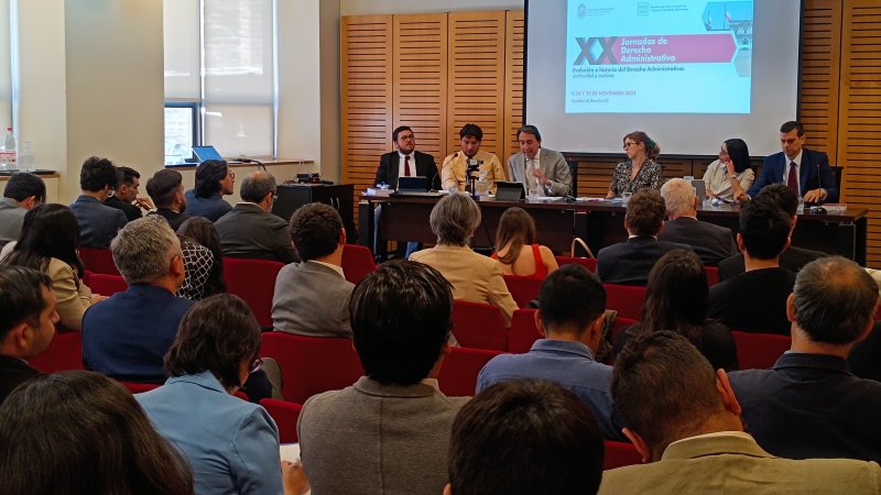 Profesor Emilio Oñate representó a la UCEN en las XX Jornadas de Derecho Administrativo