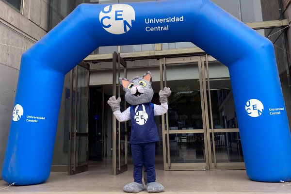 ¡Así se vivió la Feria de la Postulación UCEN 2025: tu futuro empieza aquí!