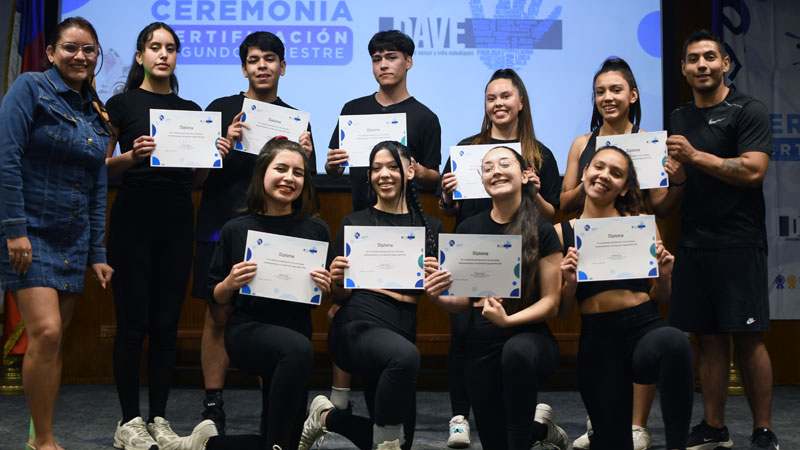 DAVE reconoció a más de 400 estudiantes en su segunda Ceremonia de Certificaciones