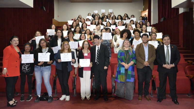 Universidad Central y Sercotec La Florida certifican a 80 emprendedoras en el cierre de la Academia de Mujeres